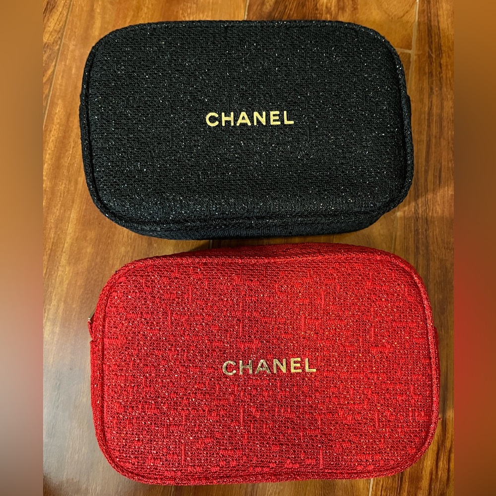 CHANEL BEAUTY CHRISTMAS MAKEUP POUCHES - Picture 1 of 2